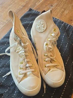 Converse Women's Cream Leather High Top Sneakers with Gold Eyelets NAE NAE
